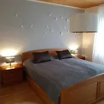 Hideout 아파트 몬샤우